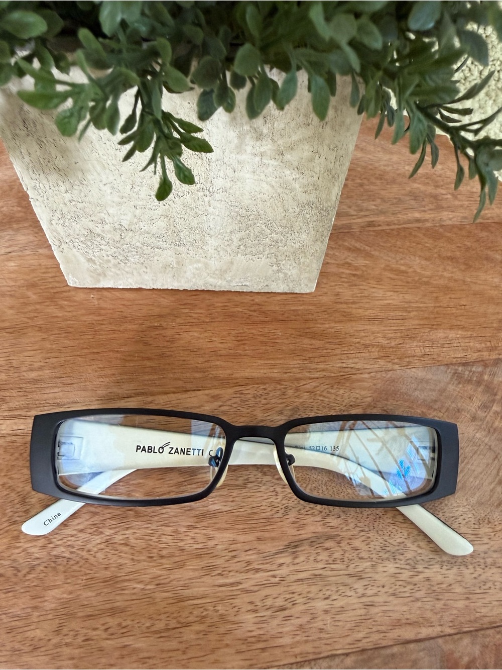 Pablo Zanetti Black Rectangular Eyeglasses.  👓
